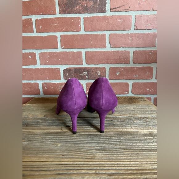 Vince Camuto | Purple Suede Pointed Toe Heels - Picture 5 of 5